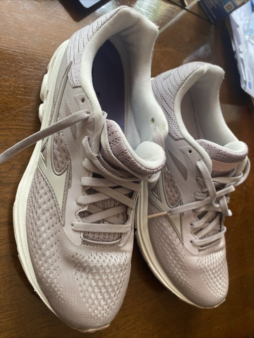 Mizuno Wave Rider 23 Women's Size 8.5 Running Shoes both are for the right foot